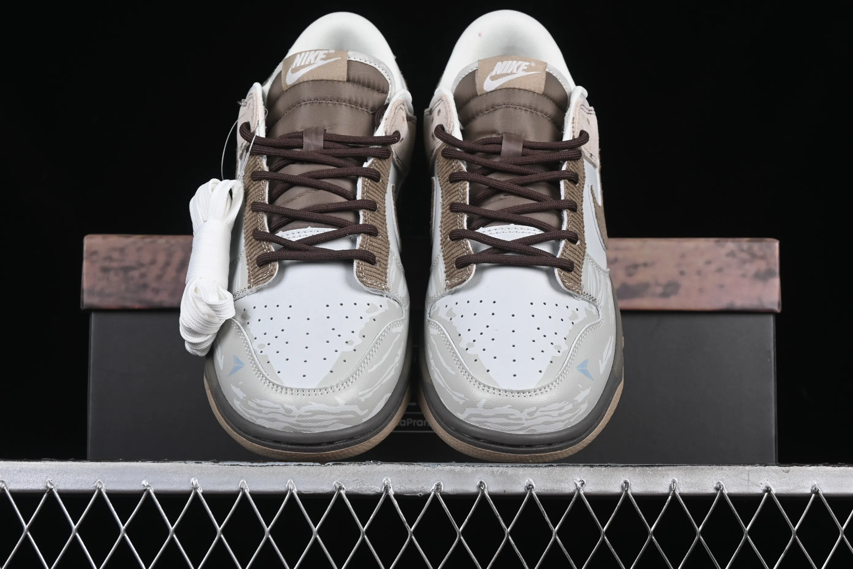 All Categories Nk SB Dunk Series Nk SB Dunk Low Low-top sneakers Nk Dunk Low Panda Prank Trailblazer Project Jupiter Black Gray Low-top casual sneakers HQ1175-240